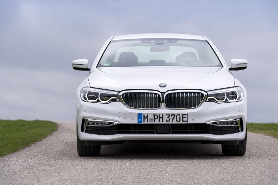  BMW 530e 2017 года  (WW) (фото 41 из 57)